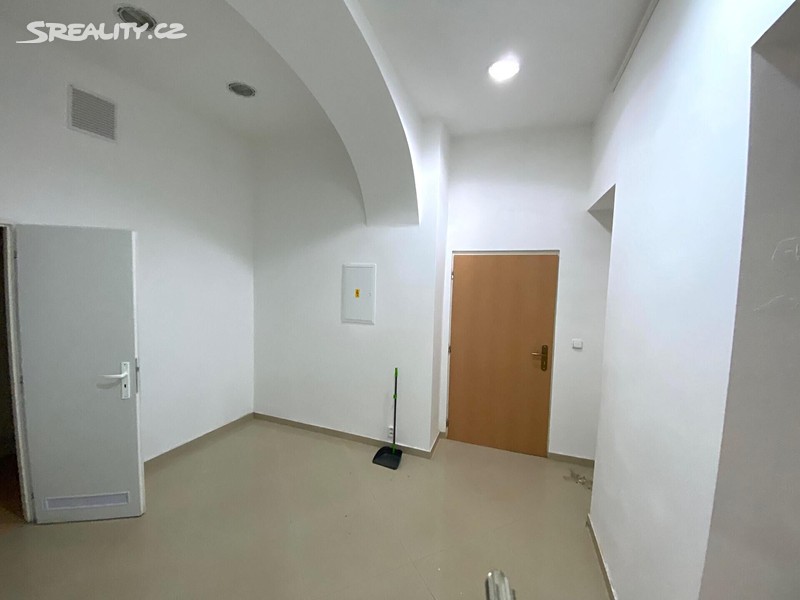 Prodej obchodního prostoru 69 m² – další