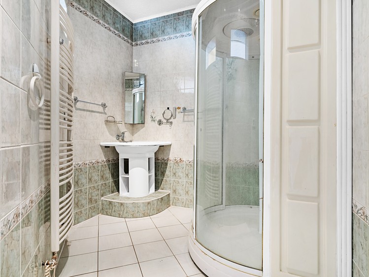 Комерційне приміщення на продаж, 3 300 м² (33 з 48)