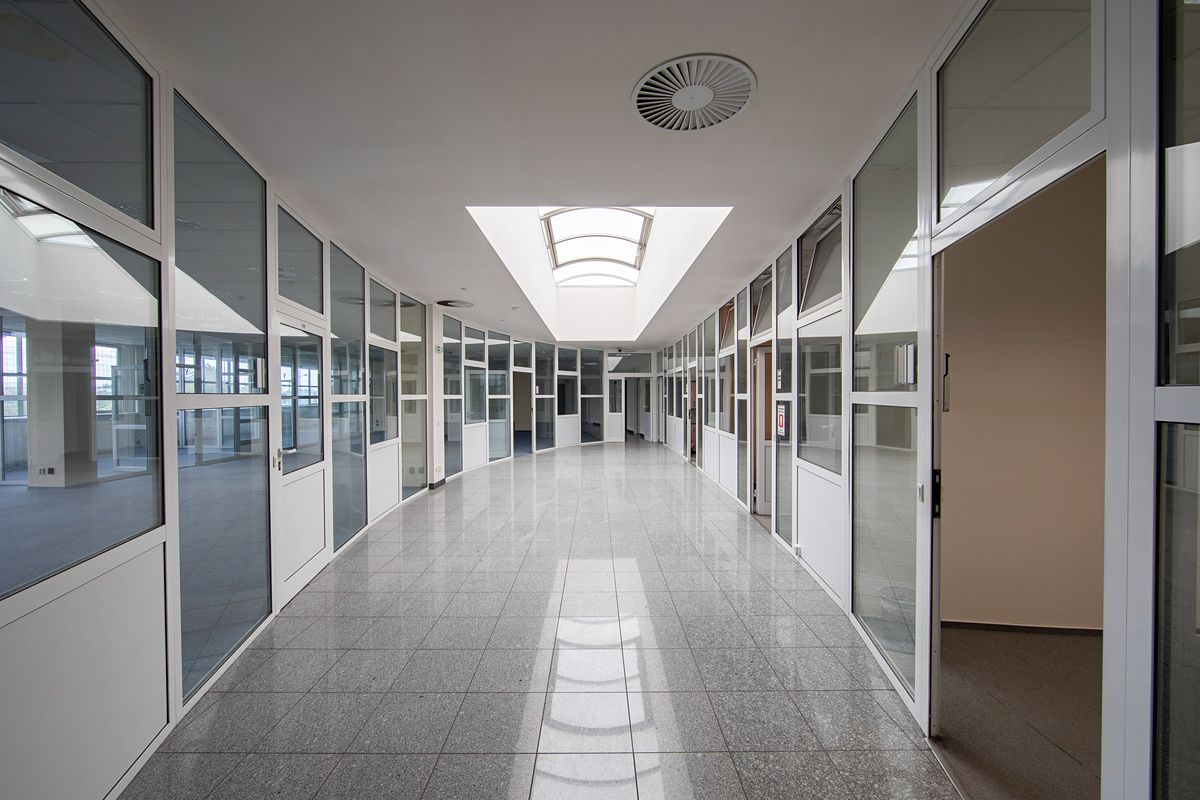Pronájem kanceláře 1529 m²