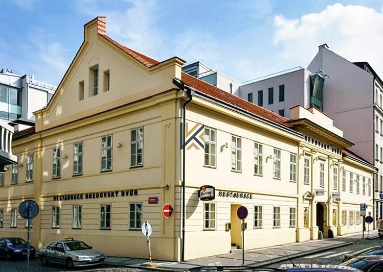 Комерційне приміщення в оренду, 300 м² (1 з 6)