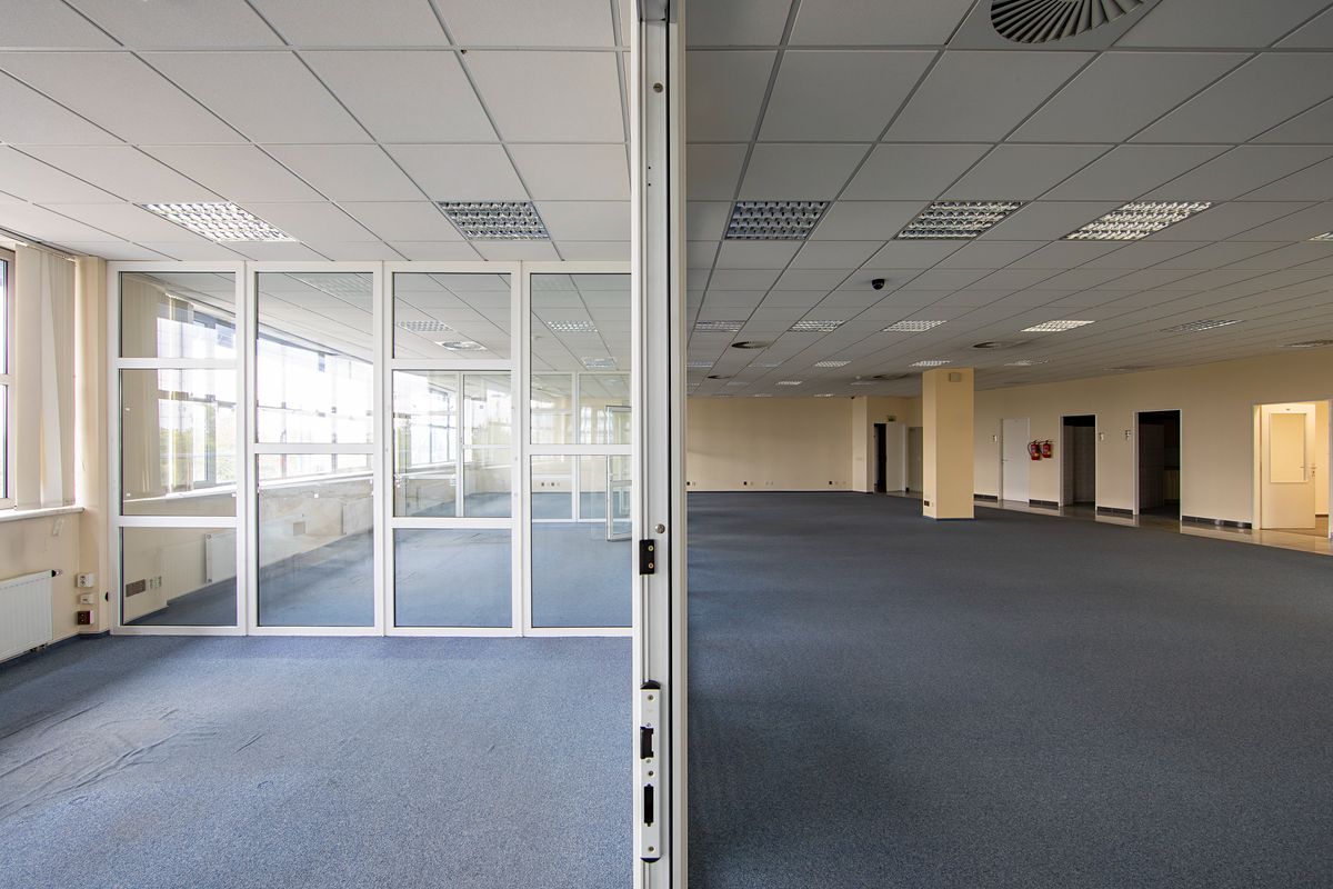 Pronájem kanceláře 1529 m² – fotografie 3