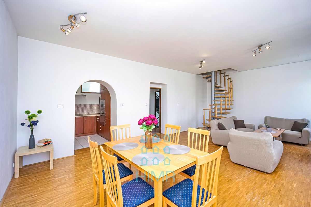 Prodej rodinného domu 339 m², pozemek 131 m²
