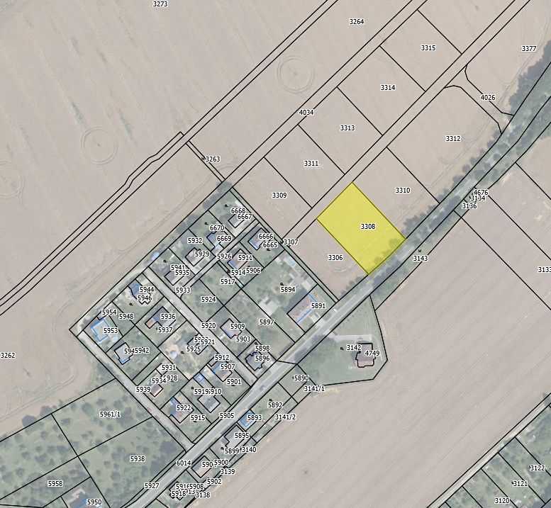 Prodej stavebního pozemku 2422 m²