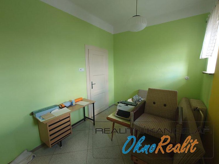 Prodej komerčního prostoru, 250 m² (4 z 10)