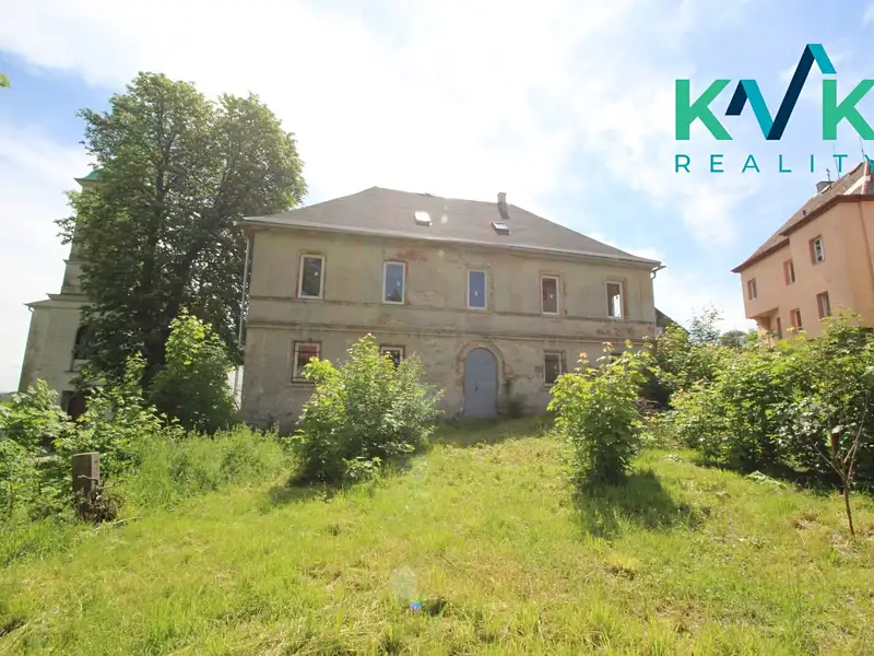 Prodej rodinného domu 360 m², pozemek 635 m², Plesná – náhled fotky 1