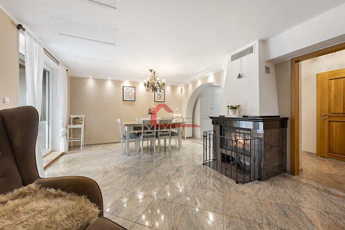Prodej rodinného domu 149 m², pozemek 875 m² – fotografie 2