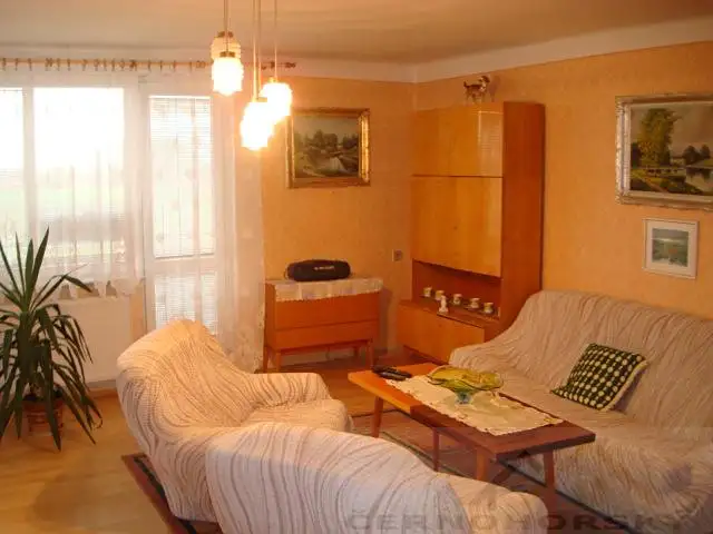 Prodej rodinného domu 400 m², pozemek 860 m², Kněževes – náhled fotky 3