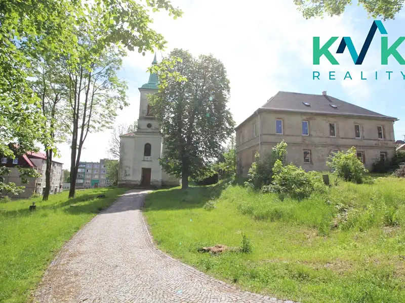 Prodej rodinného domu 360 m², pozemek 635 m², Plesná – náhled fotky 2