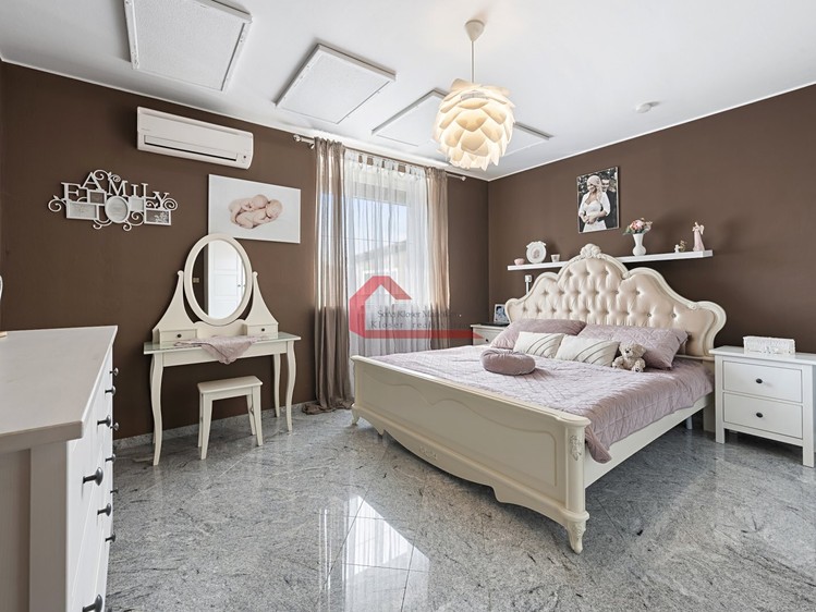 Prodej domu, 149 m² (7 z 24)