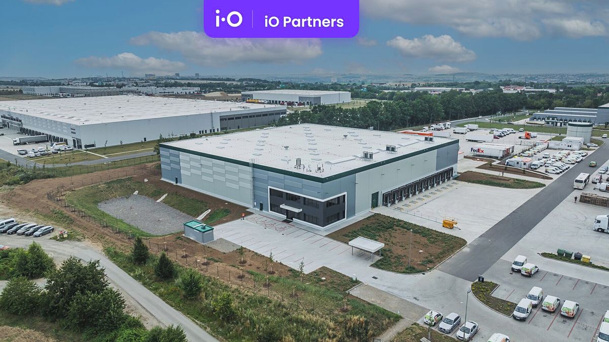 Pronájem skladového prostoru 5437 m² – fotografie 2