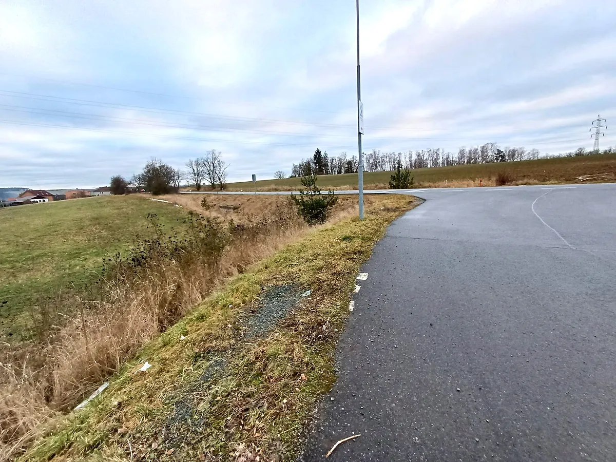 Prodej pole 1360 m²