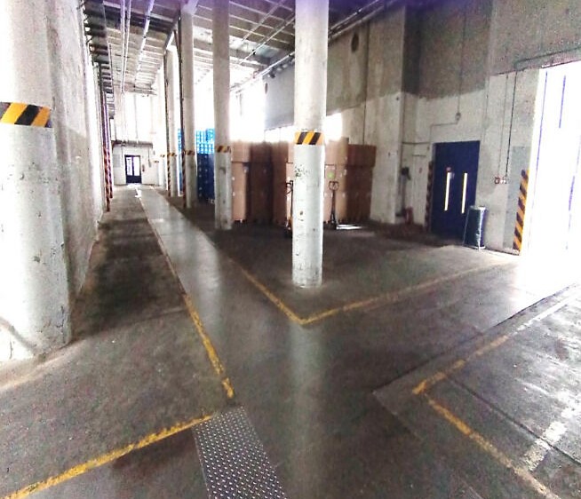 Pronájem komerčního prostoru, 986 m² (3 z 7)