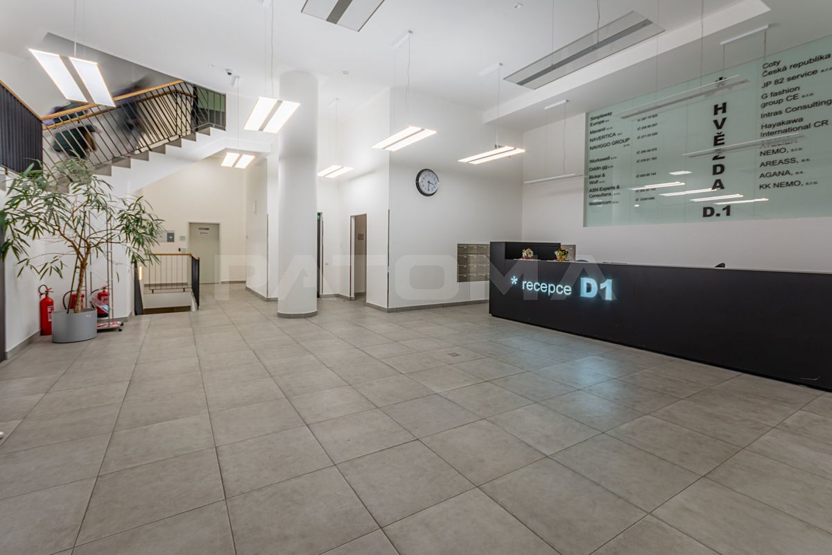 Pronájem kanceláře 215 m² – fotografie 2