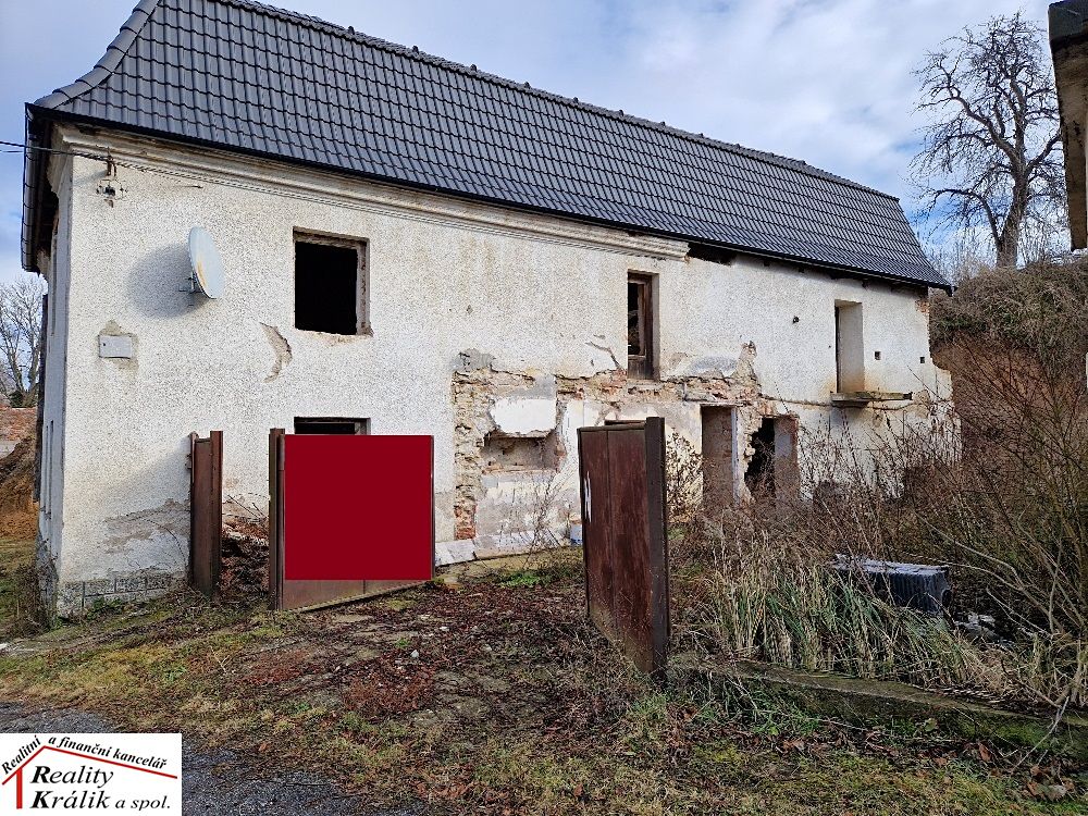 Prodej rodinného domu 240 m², pozemek 529 m² – fotografie 3