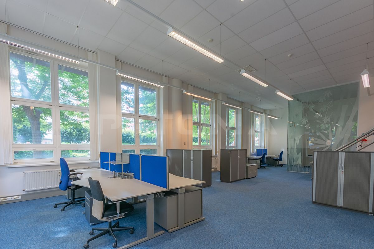 Pronájem kanceláře 215 m² – fotografie 4