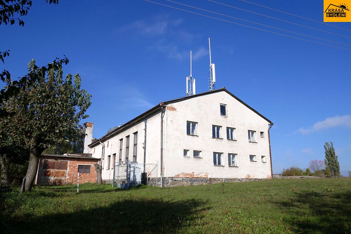 Prodej komerční nemovitosti 3983 m², Moravec – fotka 1 z 3