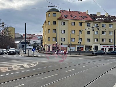 Pronájem kanceláře 330 m²