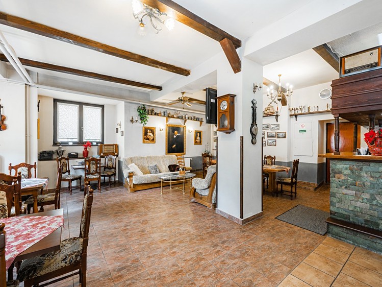 Prodej komerčního prostoru, 665 m² (6 z 29)