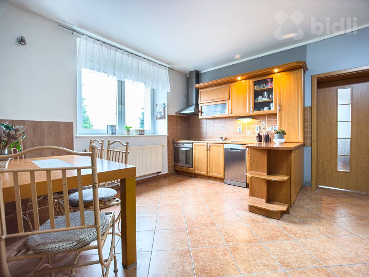 Prodej rodinného domu 115 m², pozemek 1042 m² – fotografie 2