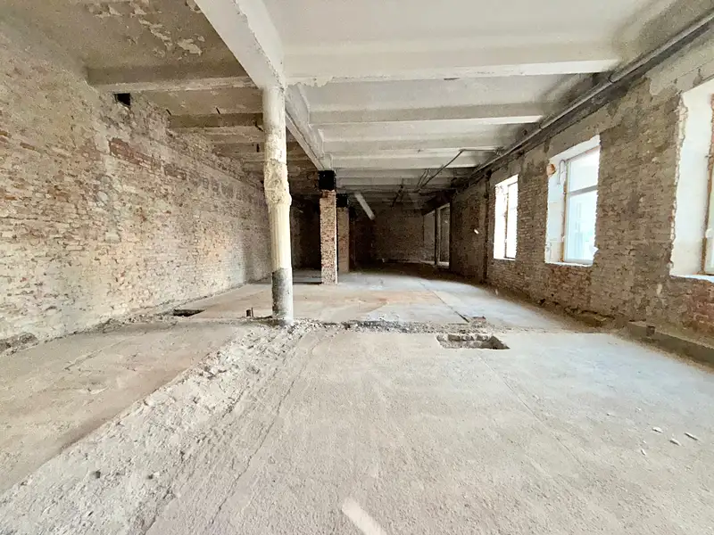 Pronájem skladového prostoru 1000 m², Brno – náhled fotky 1