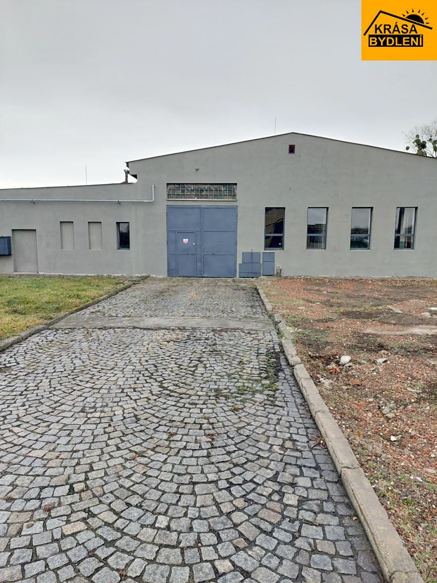 Pronájem skladového prostoru 1000 m² – fotografie 2