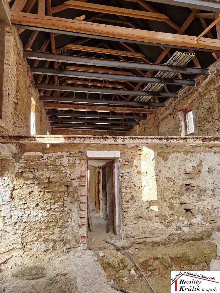 Prodej rodinného domu 240 m², pozemek 529 m² – fotografie 4