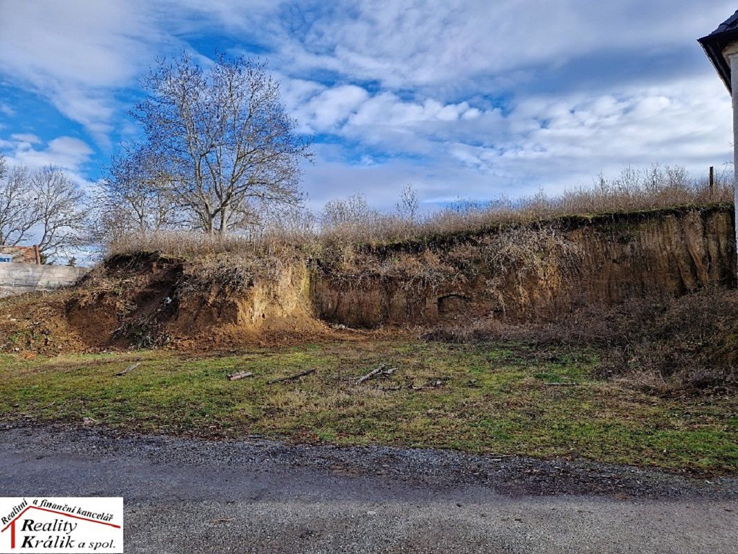 Prodej stavebního pozemku 608 m² – fotografie 2