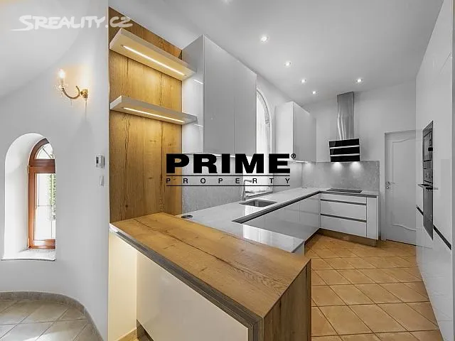 Pronájem rodinného domu 270 m², pozemek 543 m² – další