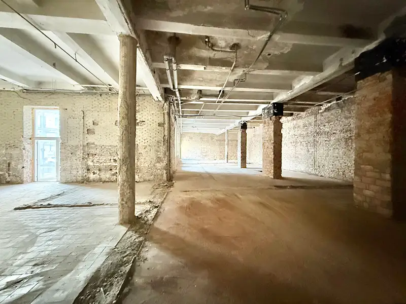 Pronájem obchodního prostoru 1500 m², Brno – náhled fotky 2