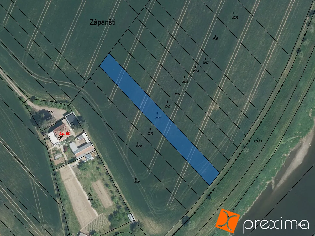 Prodej podílu 1/8 pozemku 180 m²