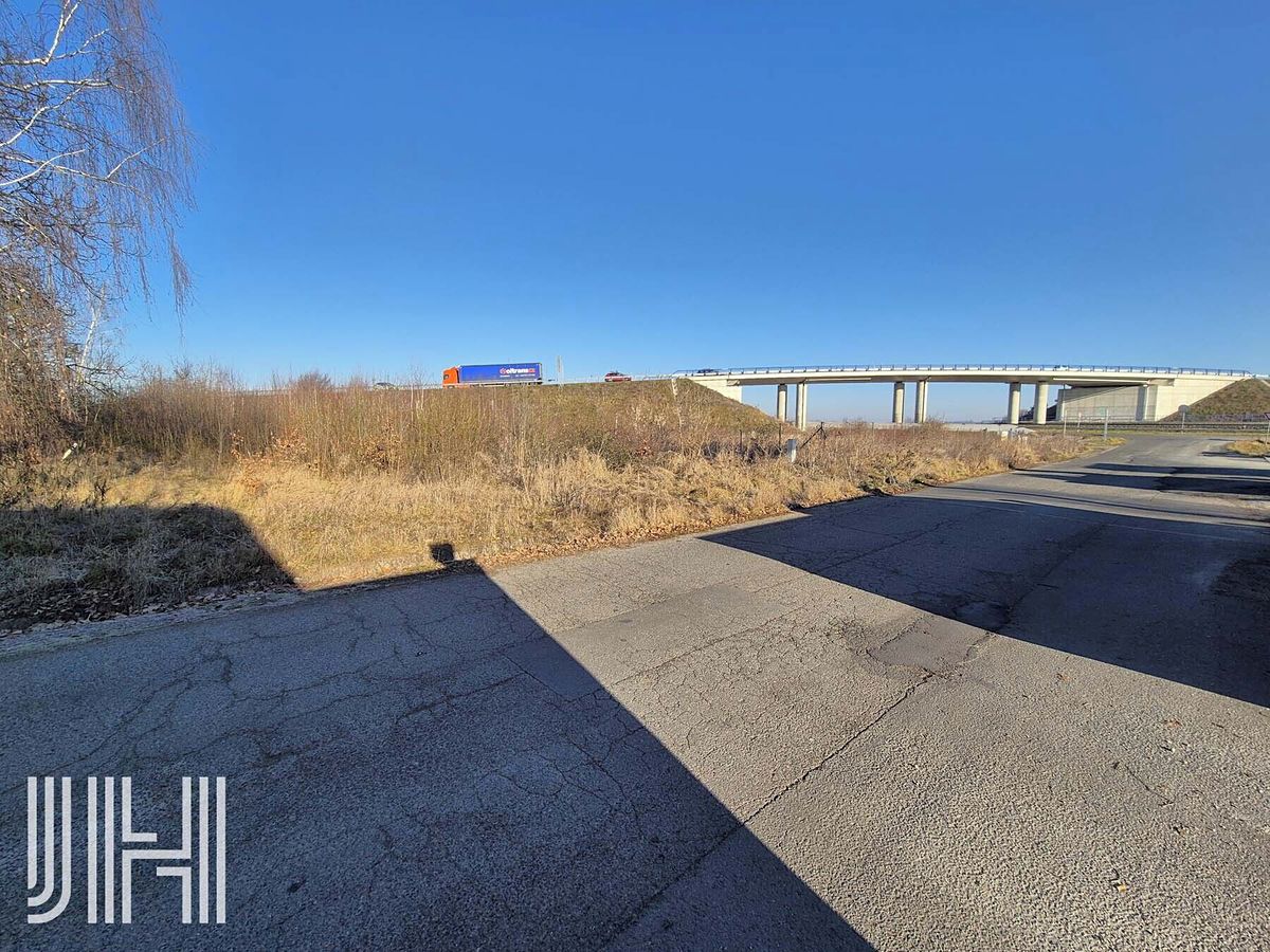 Prodej komerčního pozemku 2851 m² – fotografie 3