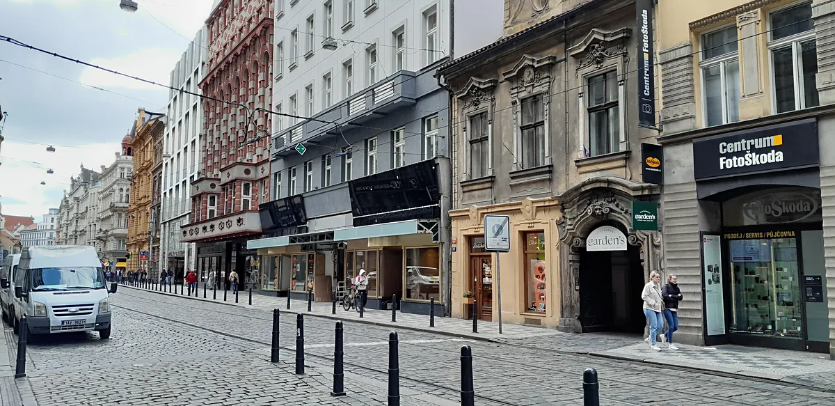 Pronájem obchodního prostoru 263 m²