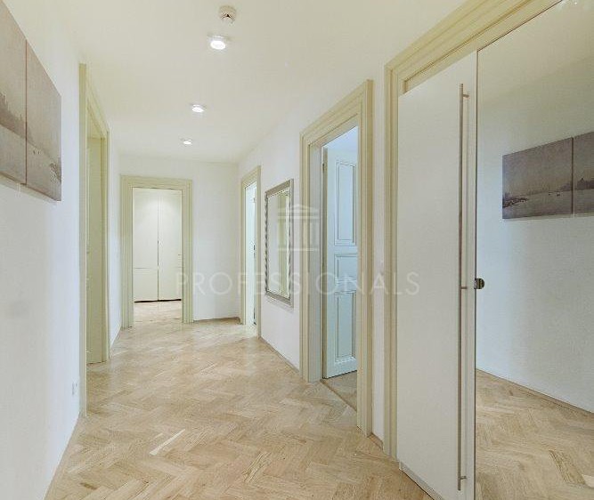 Pronájem bytu 3+kk, 115 m² (5 z 10)