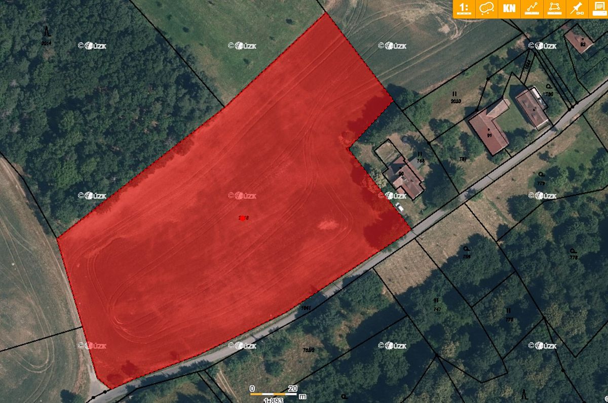 Prodej pole 12383 m²