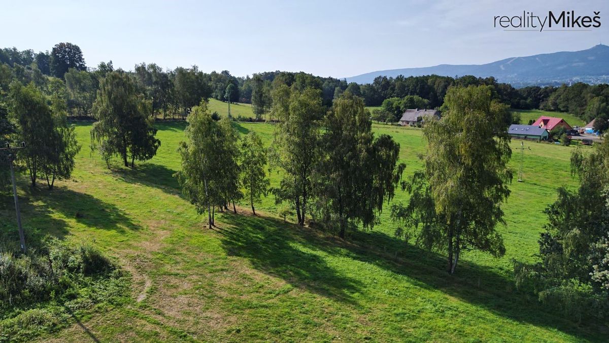 Prodej stavebního pozemku 1424 m²