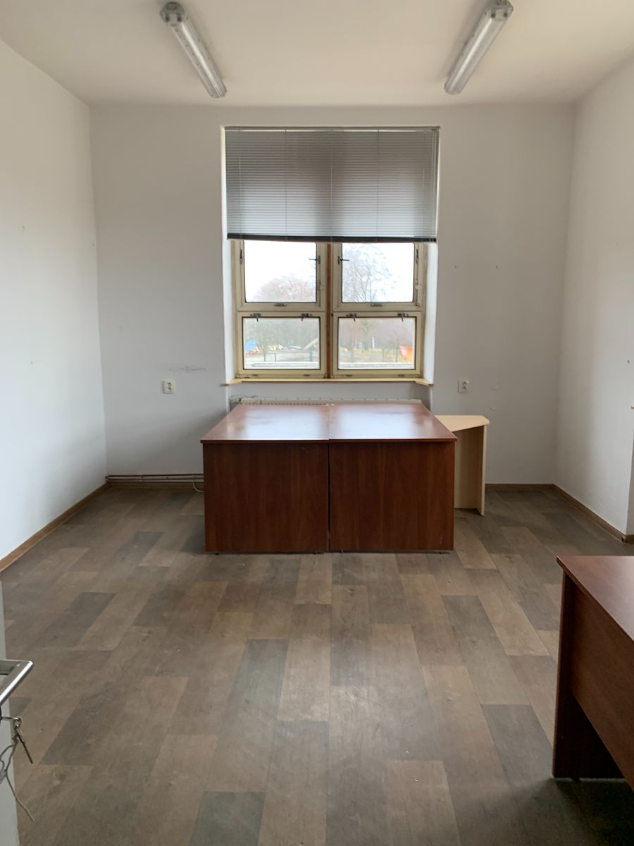 Pronájem kanceláře 200 m² – fotografie 2