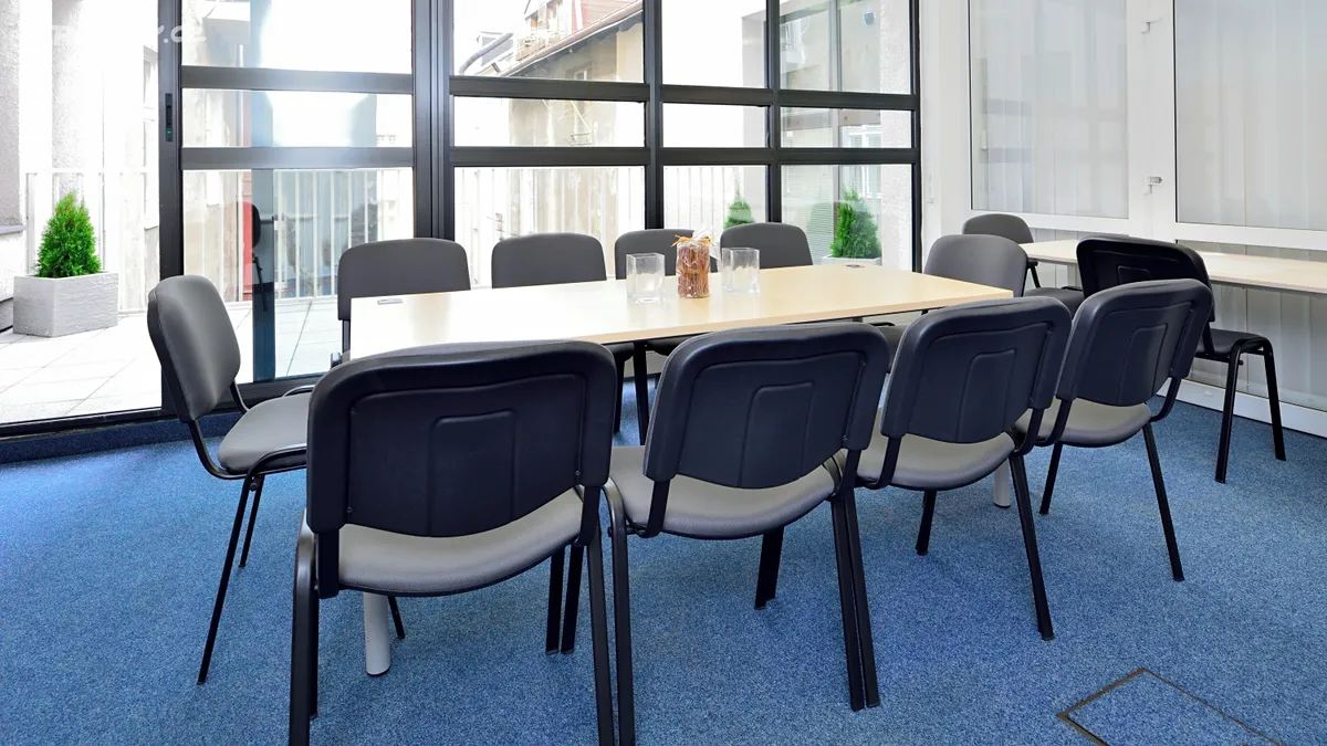Pronájem kanceláře 123 m² – pohled 2