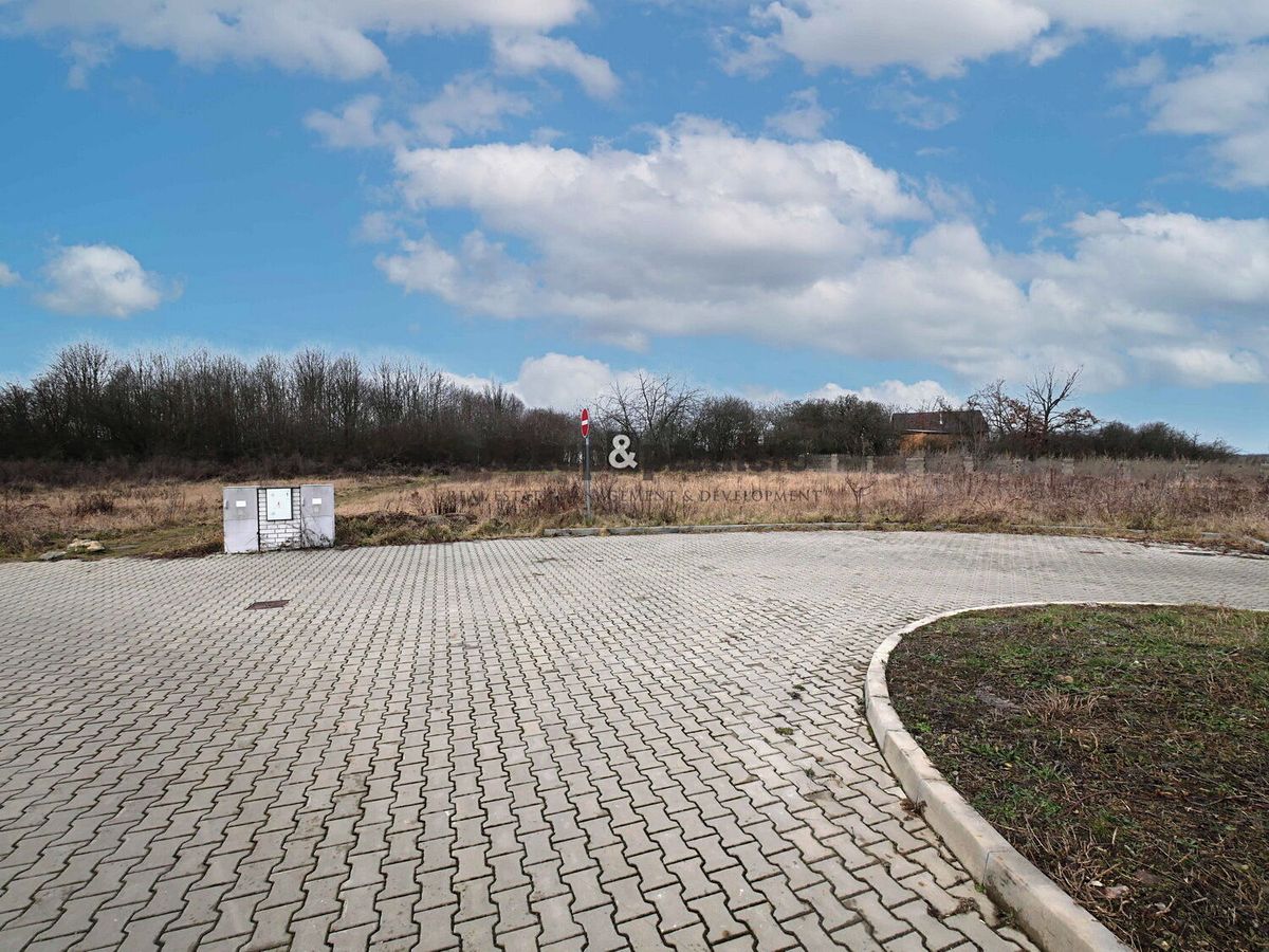 Prodej stavebního pozemku 1636 m² – fotografie 3