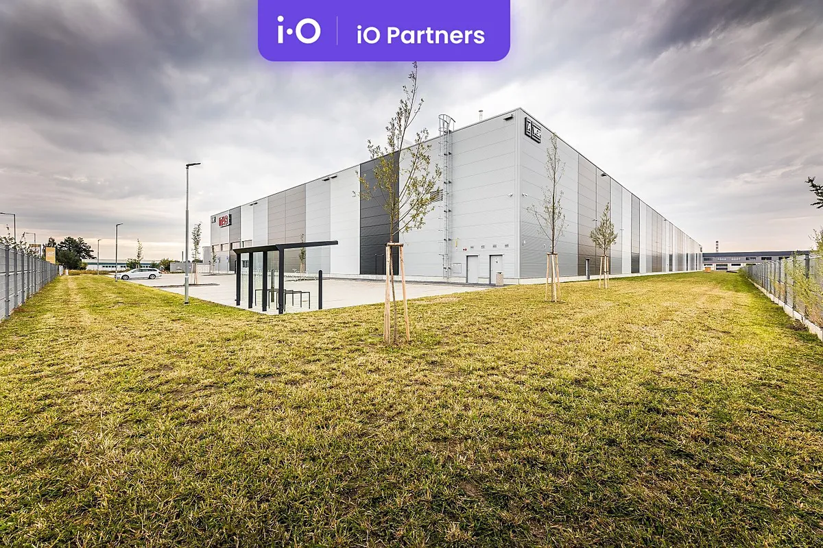 Pronájem skladového prostoru 6800 m²