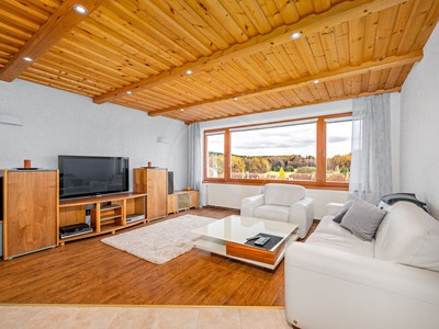 Prodej  rodinného domu 375 m², pozemek 548 m²