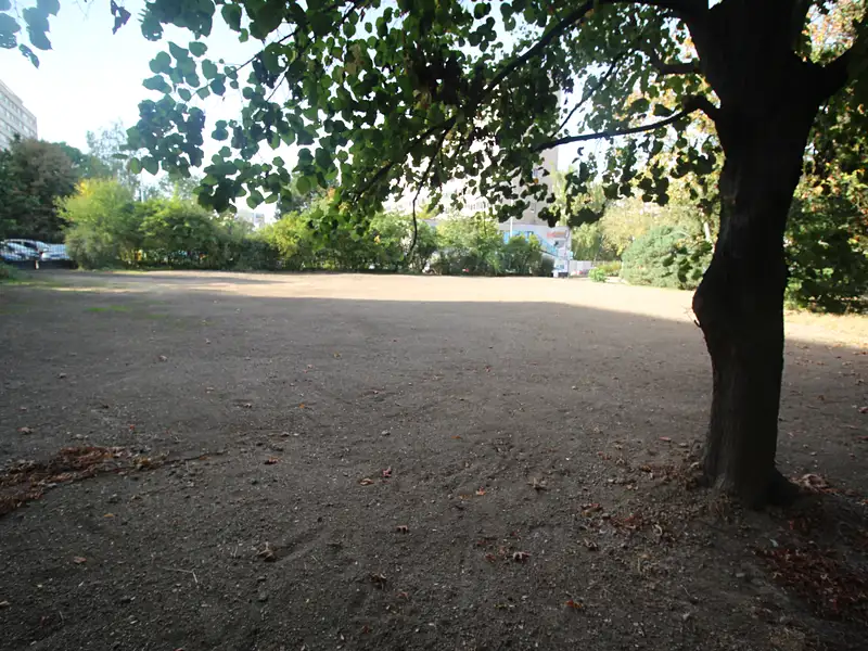 Prodej komerčního pozemku 2300 m², Praha – náhled fotky 2