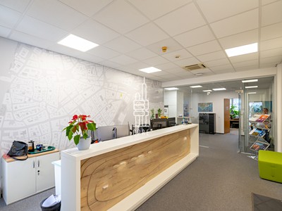Pronájem kanceláře 665 m² — photo 2
