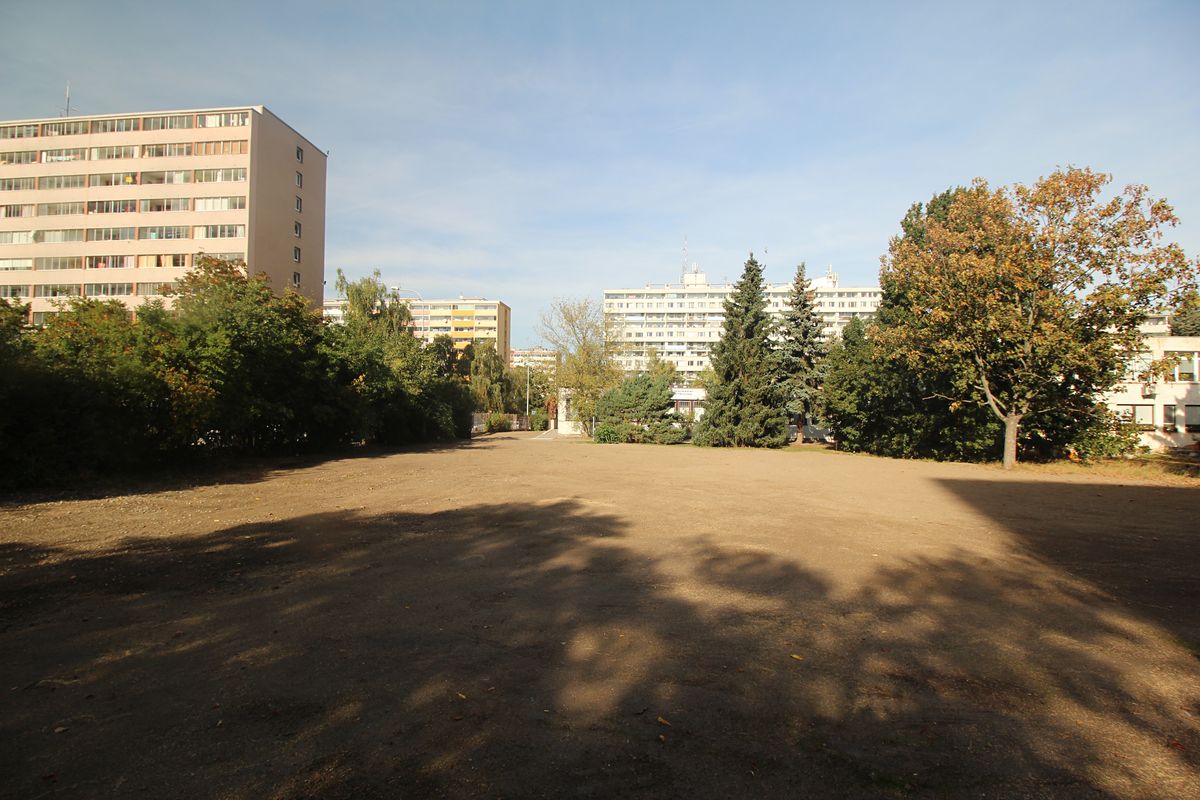 Prodej komerčního pozemku 2300 m² – fotografie 5