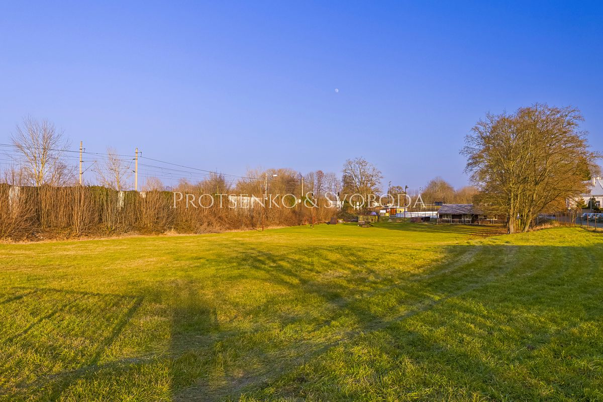 Prodej komerčního pozemku 4073 m²