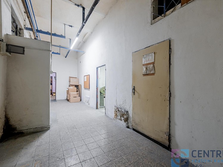 Prodej komerčního prostoru, 492 m² (20 z 23)