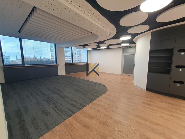 Комерційне приміщення в оренду, 345 м² (4 з 5)