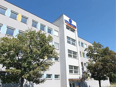 Pronájem kanceláře 1202 m²