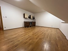 Pronájem bytu 2+kk 48 m² (Podkrovní)