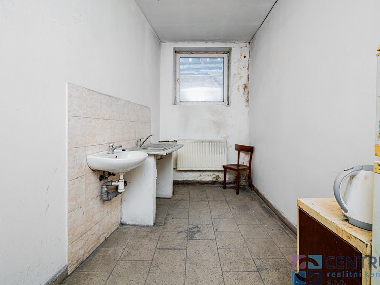Prodej komerčního prostoru, 492 m² (10 z 23)