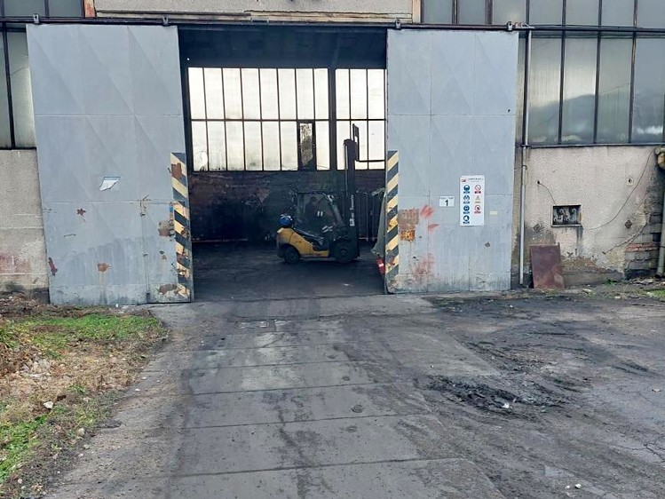Pronájem komerčního prostoru, 1 000 m² (10 z 15)